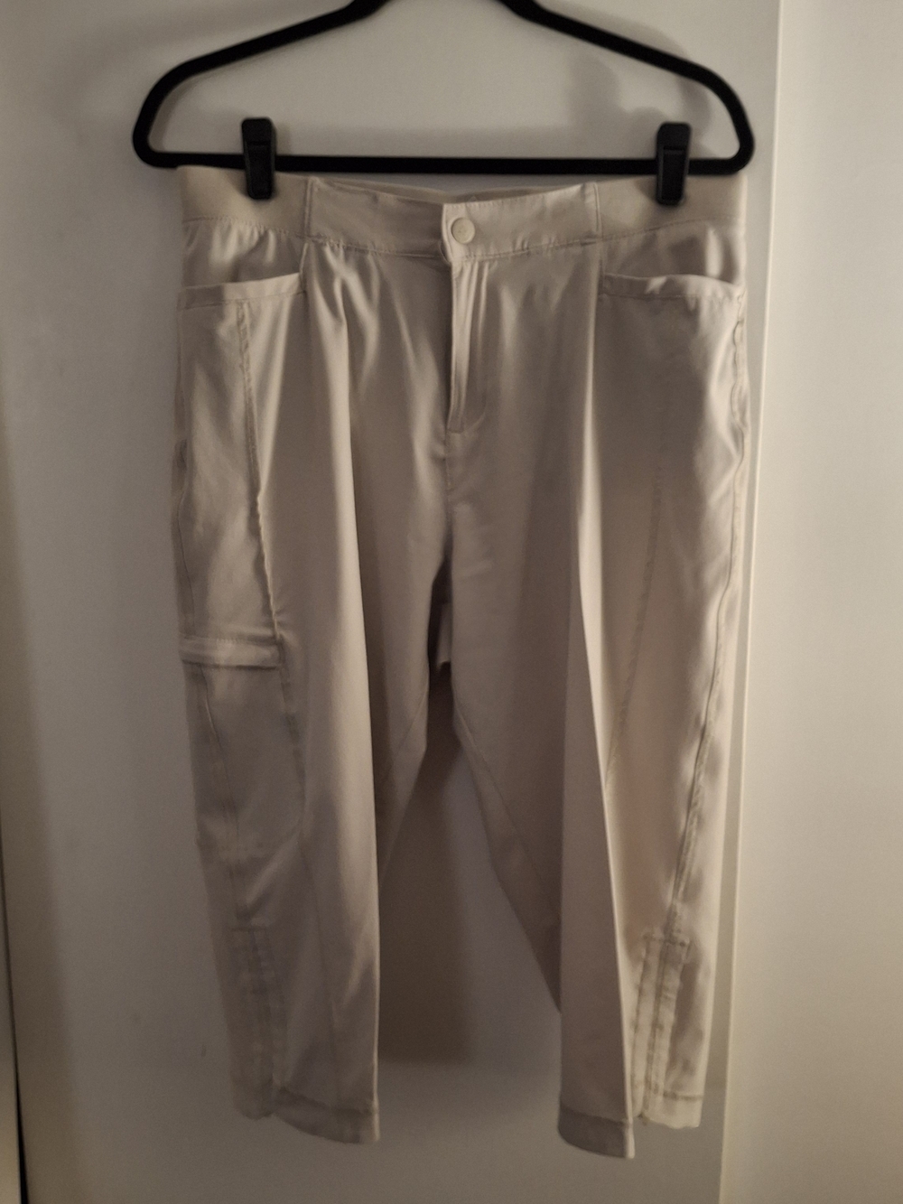 Lee Relaxed Fit Women's Beige Cropped Capris